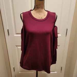 NWT Woman's burgundy cold shoulder lined with fleece. The ties on the